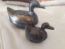 Canards anciens etain et laiton   vide poches 