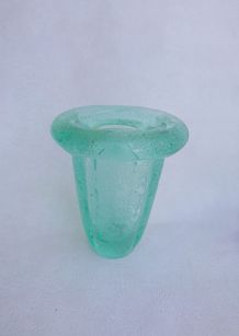 Daum - Vase polylobé à décor givré