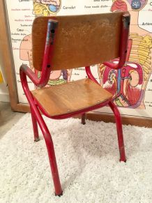 Chaise enfant écolier rouge vintage