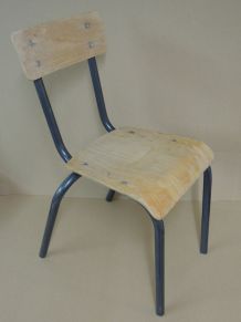 Petite chaise d'école