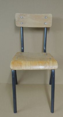 Petite chaise d'école