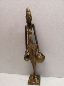 Belle statuette en laiton 