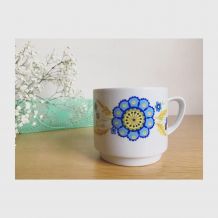 Tasses en porcelaine de Monopoli 