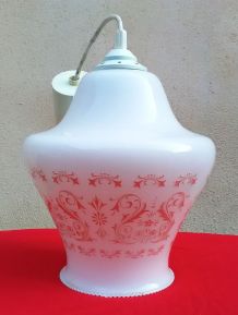Joli lustre en opaline 