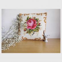 Coussin brodé 