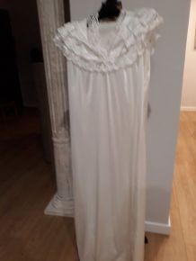 Ensemble chemise de nuit et déshabillé blanc vintage