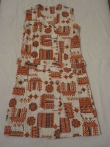 robe a motif vintage 70