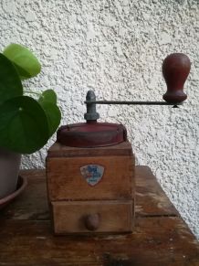 Moulin à café ancien Peugeot 