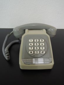 Téléphone à touches