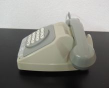 Téléphone à touches