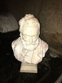 Buste de Victor Hugo 