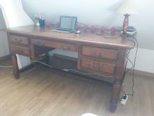 GRAND BUREAU EN CHÊNE MASSIF 