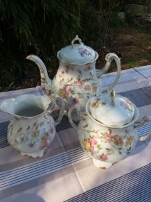 Théière avec son sucrier et son pot à lait année 50