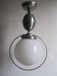 Suspension monte et baisse globe opaline blanche 
