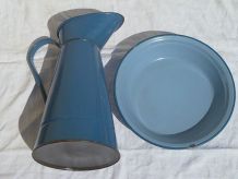 broc acier émaillé ancien  avec cuvette