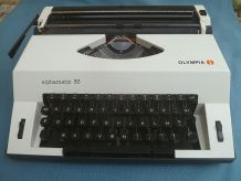 Machine à Ecrire Portable Vintage Olympia Alphamatic 33