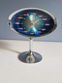 réveil pied tulipe Rythm  made in Japan métal chromé