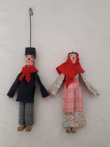 2 Marionnettes en bois, peintes à la main , bon état