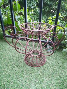 Coupe à fruits en fer ancien