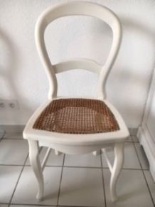 5 chaises cannées "Campagne Chic" en bois patiné