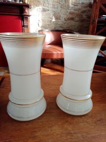 Rare paire de vases opaline savonneuse  ancienne XIX ème