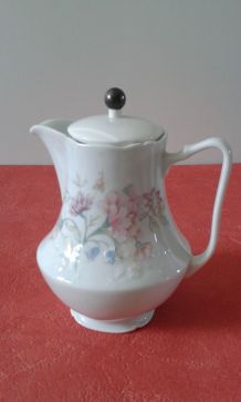 Cafetière en porcelaine