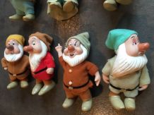 Blanche Neige et les 7 nains en porcelaine TBE 