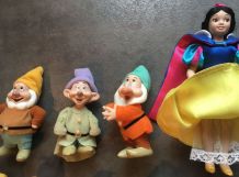 Blanche Neige et les 7 nains en porcelaine TBE 