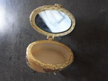 Ancien pilulier décoré chat