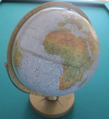 Globe terrestre vintage 