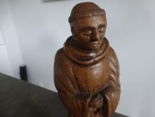 Statue de moine sculpté en bois d'olivier 