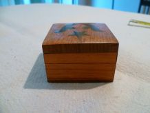 Boite incrutée laiton indienne