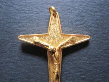belle Croix vintage cross religious en plaqué or FAB FRANCE 