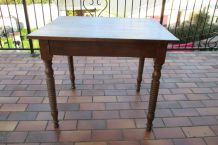 petit bureau ancien table  de travail pièds tournés