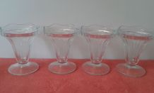 Quatre coupes à fruits anciennes en verre