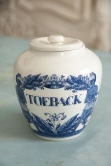 Pot en faïence de Delft 