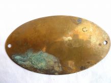 plaque  en laiton  ancienne  toilette