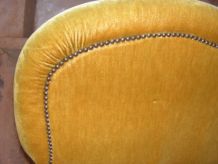 Fauteuil crapaud velours Napoléon III jaune doré