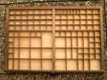 casier d'imprimerie  ancien  en bois