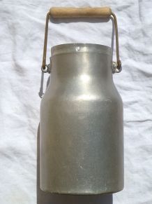 bidon a lait ancien  en  aluminium