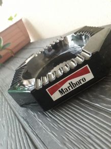 Grand cendrier marlboro