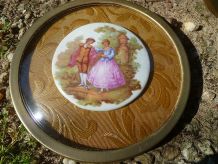 cadres avec medaillon en porcelaine de Limoges