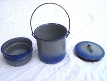 Gamelle en acier émaillé , vintage