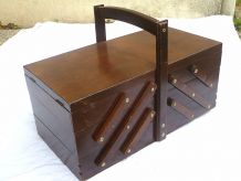 travailleuse en  bois , vintage