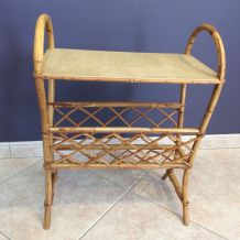 Porte revues ,bout de canapé  en rotin 