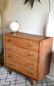 commode pieds compas