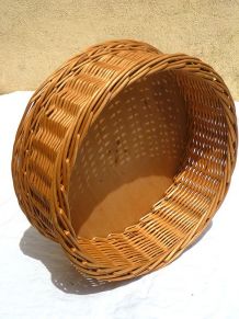 corbeille  en  osier  , ancienne