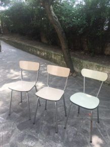 Trio de chaises vintage en formica