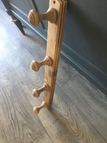 Porte manteaux en bois vieilli