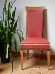 chaise design  années 50 de couleur rouge